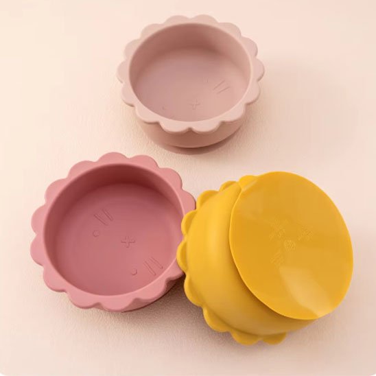 Assiette bebe ventouse jaune, rose pale et foncé