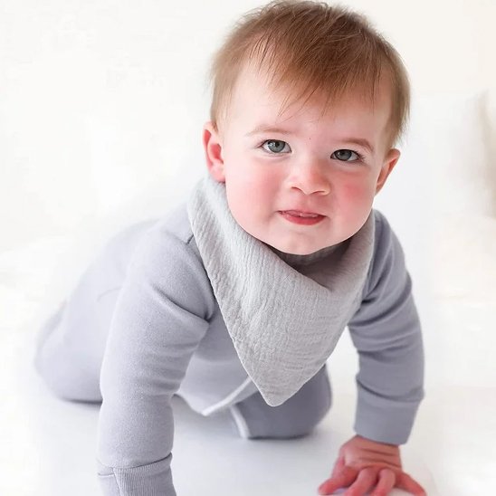 Bavoir bandana gris pale