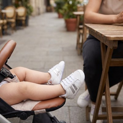 Chaussure bebe bandes grise