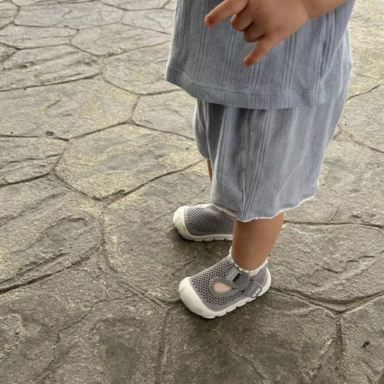Chaussure bebe respirante textile gris