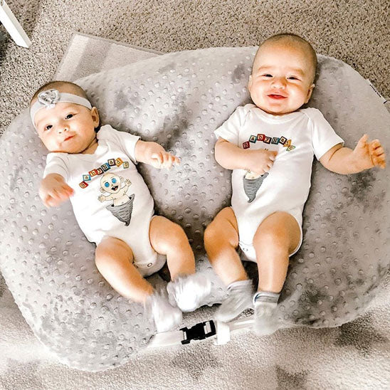 Coussin d'allaitement jumeaux Gris