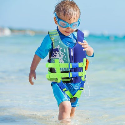 Gilet sauvetage enfant polyvalent bleu et vert