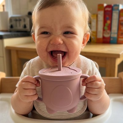 Gobelet bebe avec paille intégrer rose