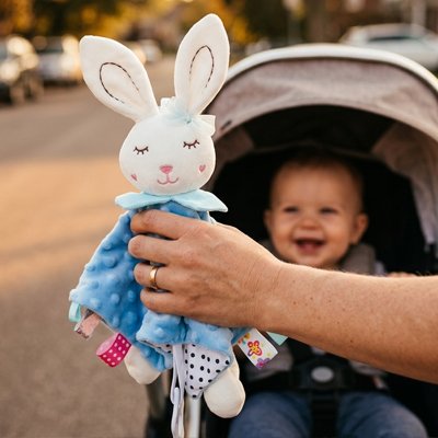 Lapin doudou bleu